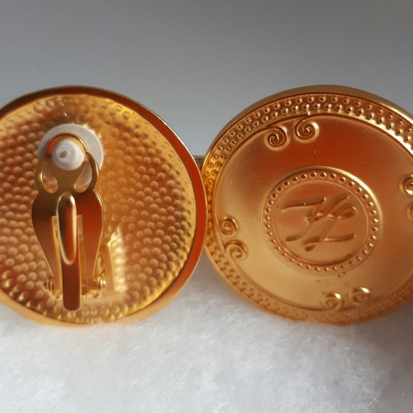 Vintage Karl Lagerfeld gold tone clip earrings - Picture 3 of 4